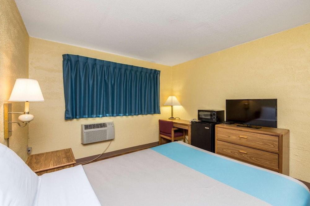 Motel 6-Cedar Rapids, Ia - Airport Esterno foto