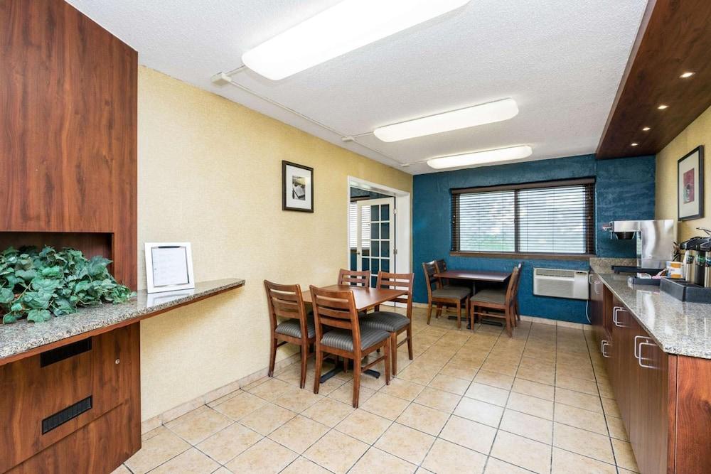 Motel 6-Cedar Rapids, Ia - Airport Esterno foto